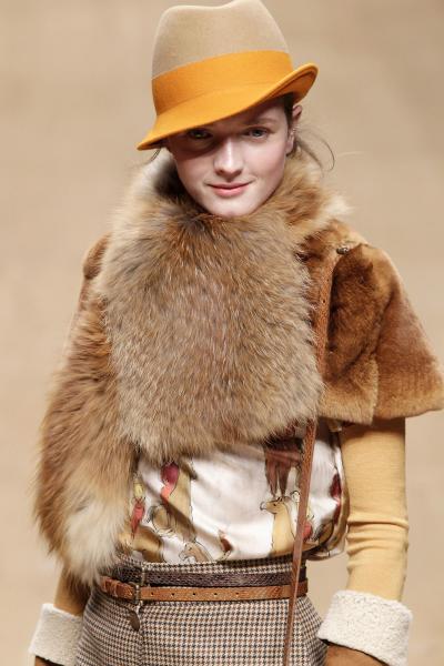 Blue Girl, шарф из меха лисицы